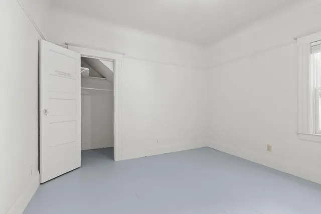 an empty room with a empty space