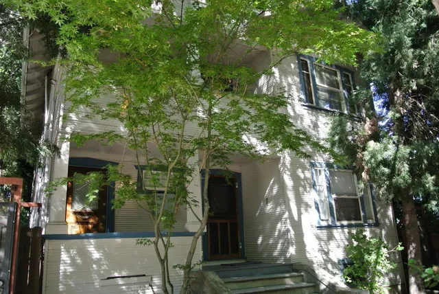 a view of a pathway of a building