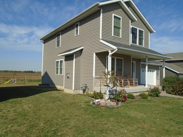 $330,000 | 119 14th Avenue, De Witt, IA 52742