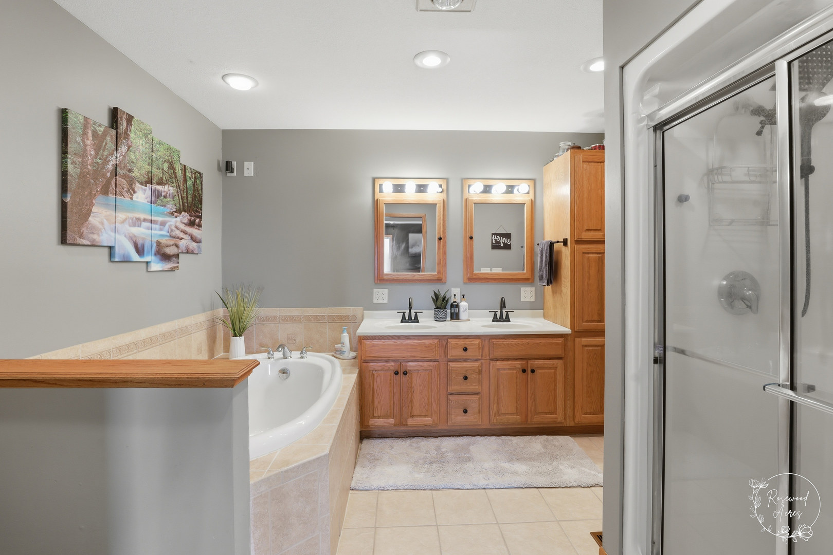 175 North Elm Street Herscher, IL 60941 - Photo 14 of 22 a bathroom with a bathtub sink and mirror