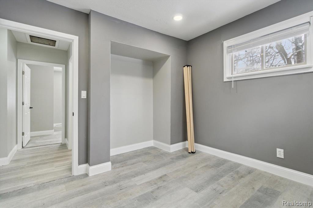 4214 North Linden Road Flint, MI 48504 - Photo 19 of 27
