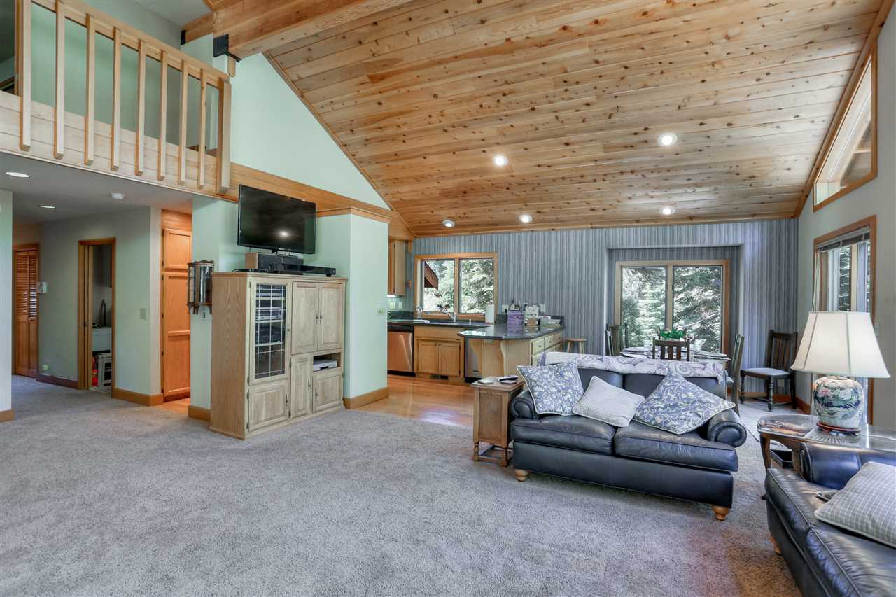 11145 Rancho View Court Truckee, CA 96161 - Photo 4 of 20 Gallery Image 4