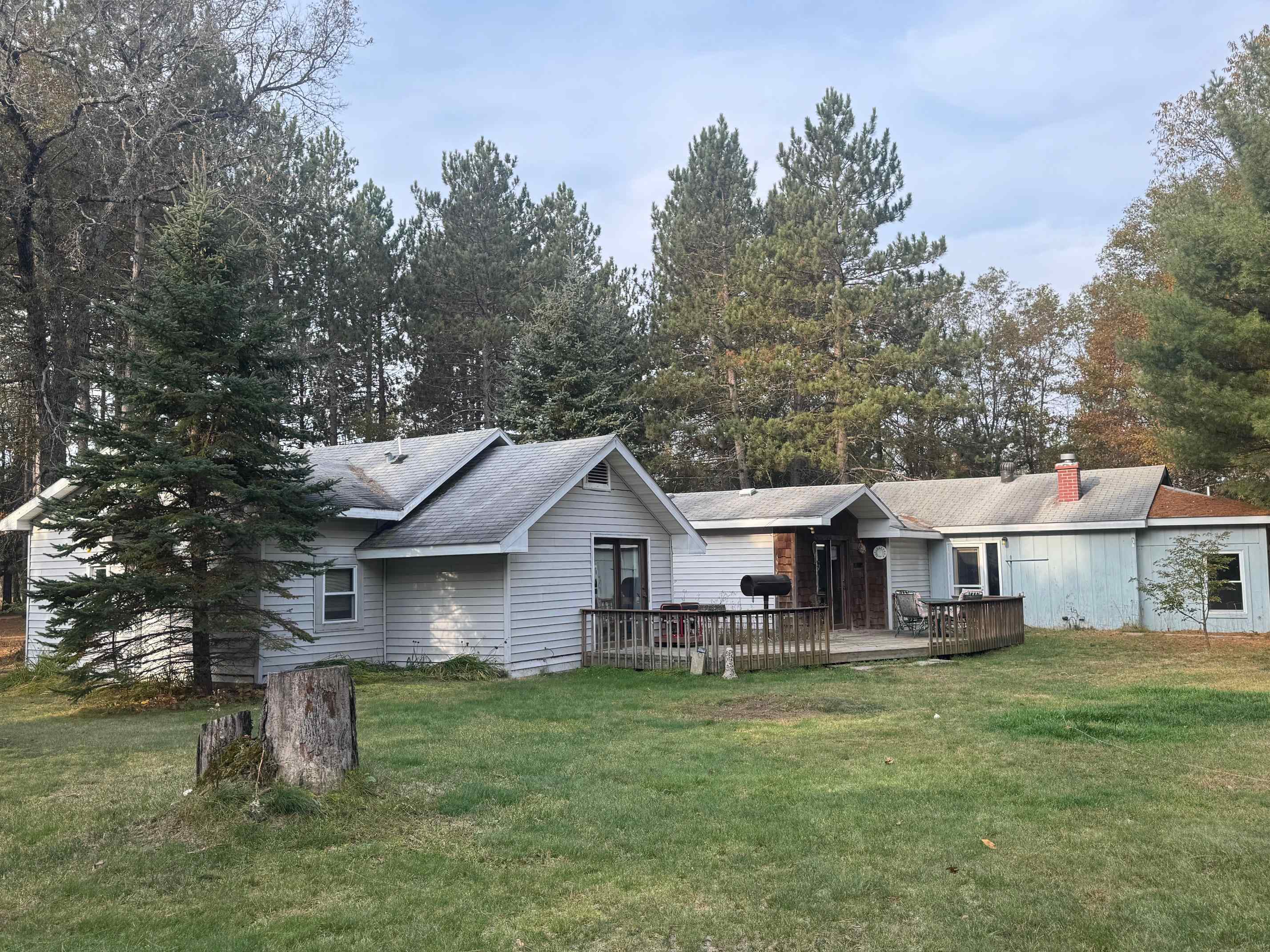 9851 South Oak Road Roscommon, MI 48653 - Photo 5 of 39 1928139-ebe4232c-09bb-4eb5-99b4-6c6fcf164af4.JPG