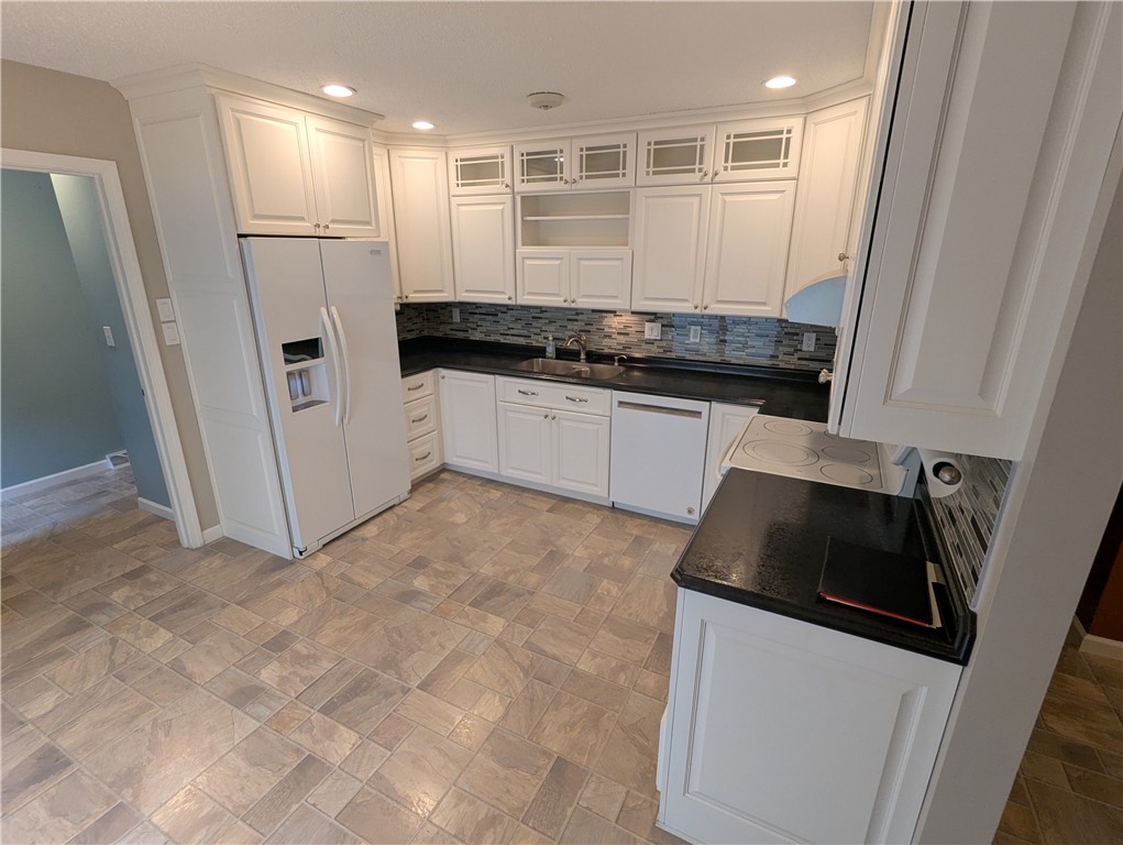 2518 Village Road Charleston, IL 61920 - Photo 10 of 37 Gallery Image 10