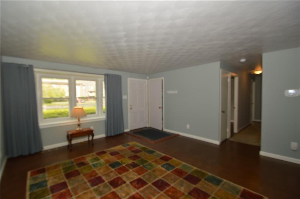 7607 Harcourt Road Indianapolis, IN 46260 - Photo 4 of 34 Gallery Image 4