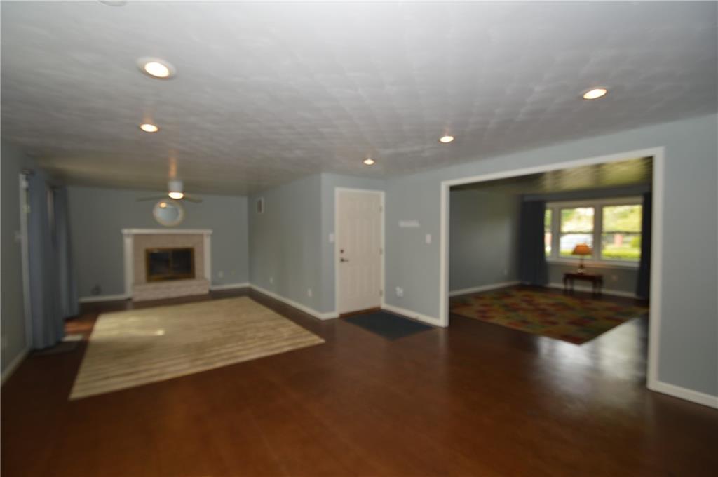 7607 Harcourt Road Indianapolis, IN 46260 - Photo 9 of 34 Gallery Image 9