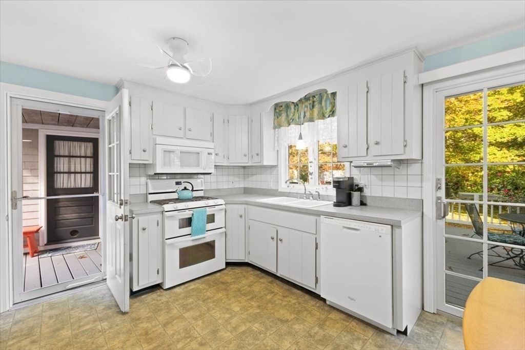 20 Carlton Road Bourne, MA 02532 - Photo 13 of 41