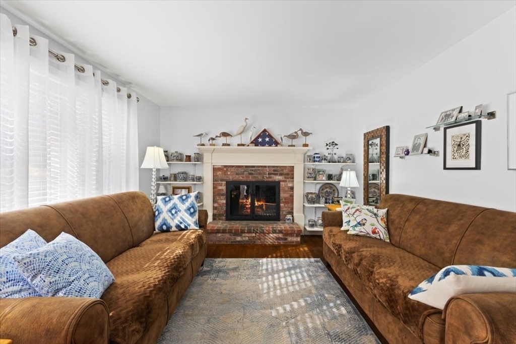20 Carlton Road Bourne, MA 02532 - Photo 6 of 41