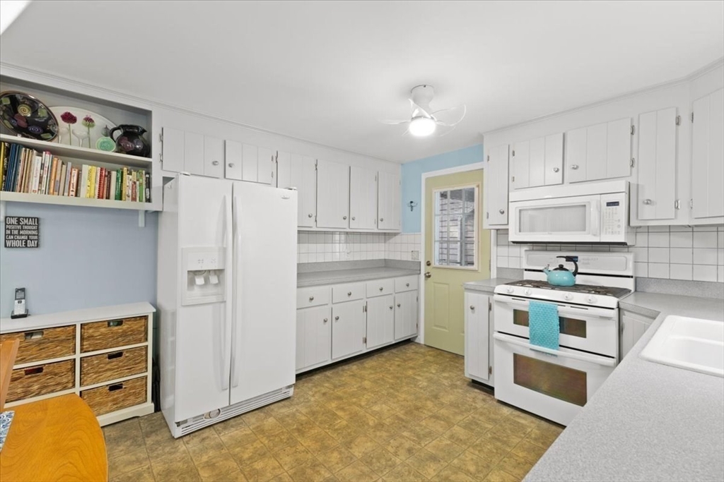 20 Carlton Road Bourne, MA 02532 - Photo 10 of 41
