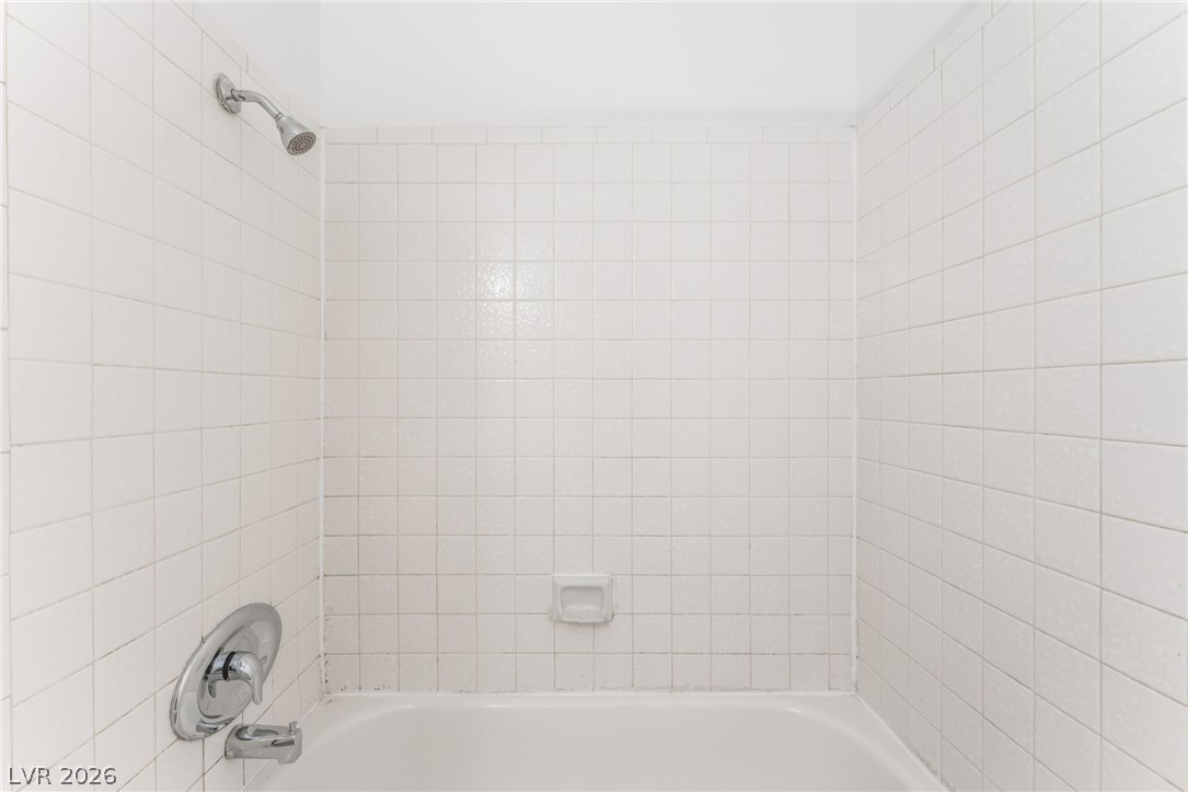 2257 Exeter Drive, Unit B Las Vegas, NV 89156 - Photo 32 of 39 Full bathroom with shower / tub combination
