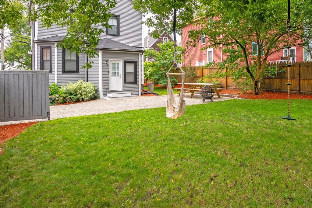 24 Gay Head Street Boston, MA 02130 - Photo 10 of 41