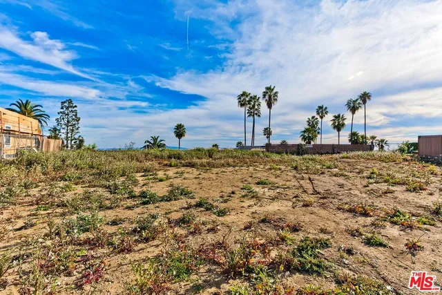 a view of outdoor space with city view