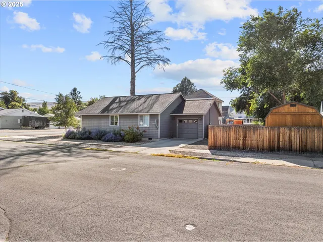 $299,000 | 1602 Broadway Street, Baker City, OR 97814