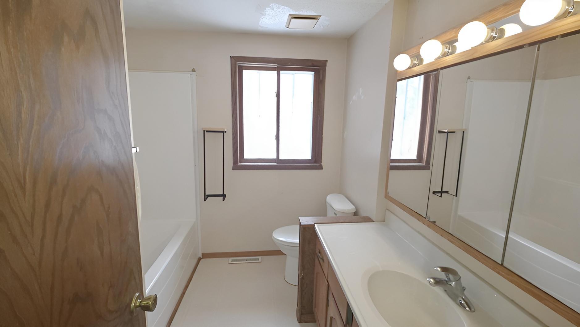 118 East Monroe Avenue Barron, WI 54812 - Photo 15 of 23