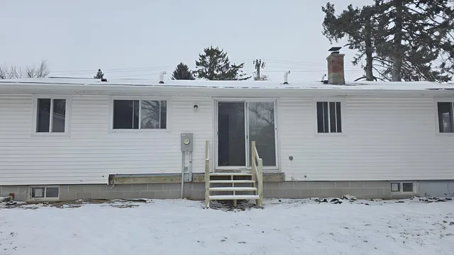 $153,000 | 118 East Monroe Avenue, Barron, WI 54812