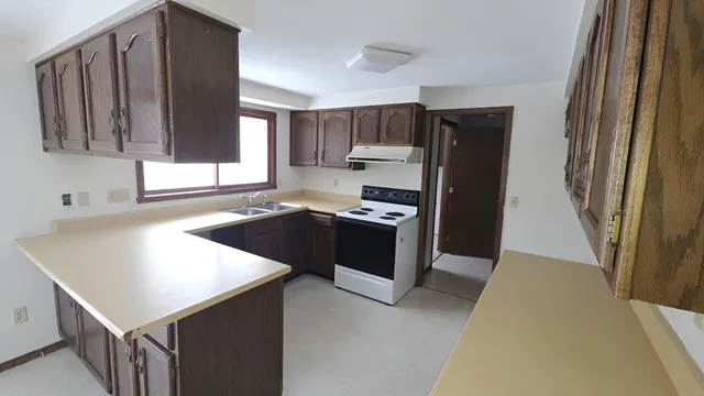 $153,000 | 118 East Monroe Avenue, Barron, WI 54812