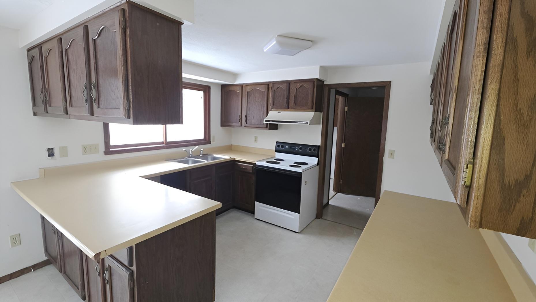 118 East Monroe Avenue Barron, WI 54812 - Photo 7 of 23