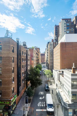 $2,199,000 | 30 East 9th Street, Unit 5LL | Greenwich Village