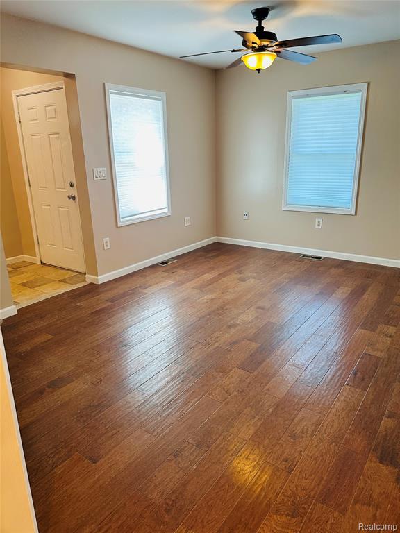 11270 Rushton Road, Unit 2 South Lyon, MI 48178 - Photo 4 of 14 Gallery Image 4