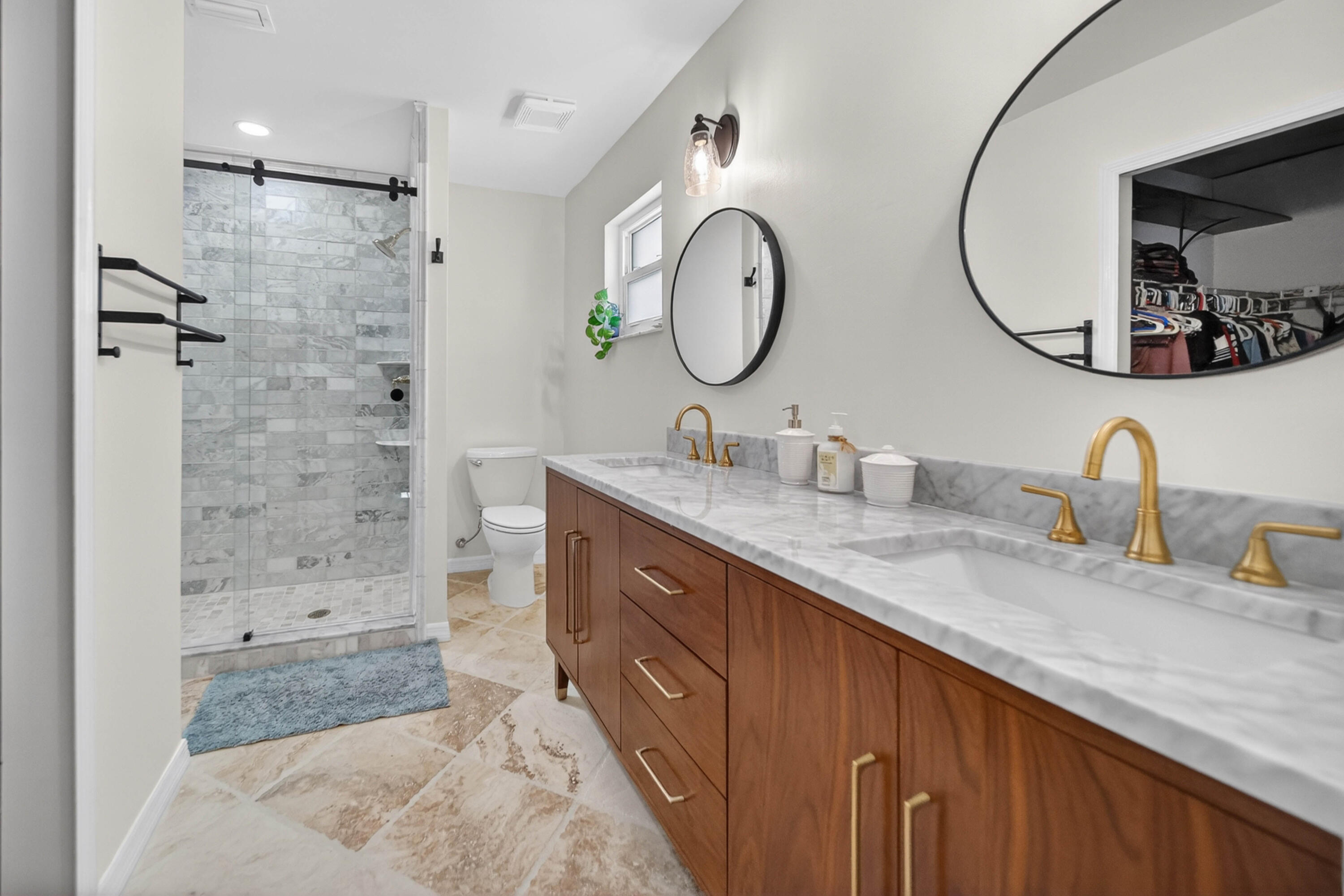 1209 Southwest Dyer Point Road Palm City, FL 34990 - Photo 11 of 56 primarybath1.jpg-FULL