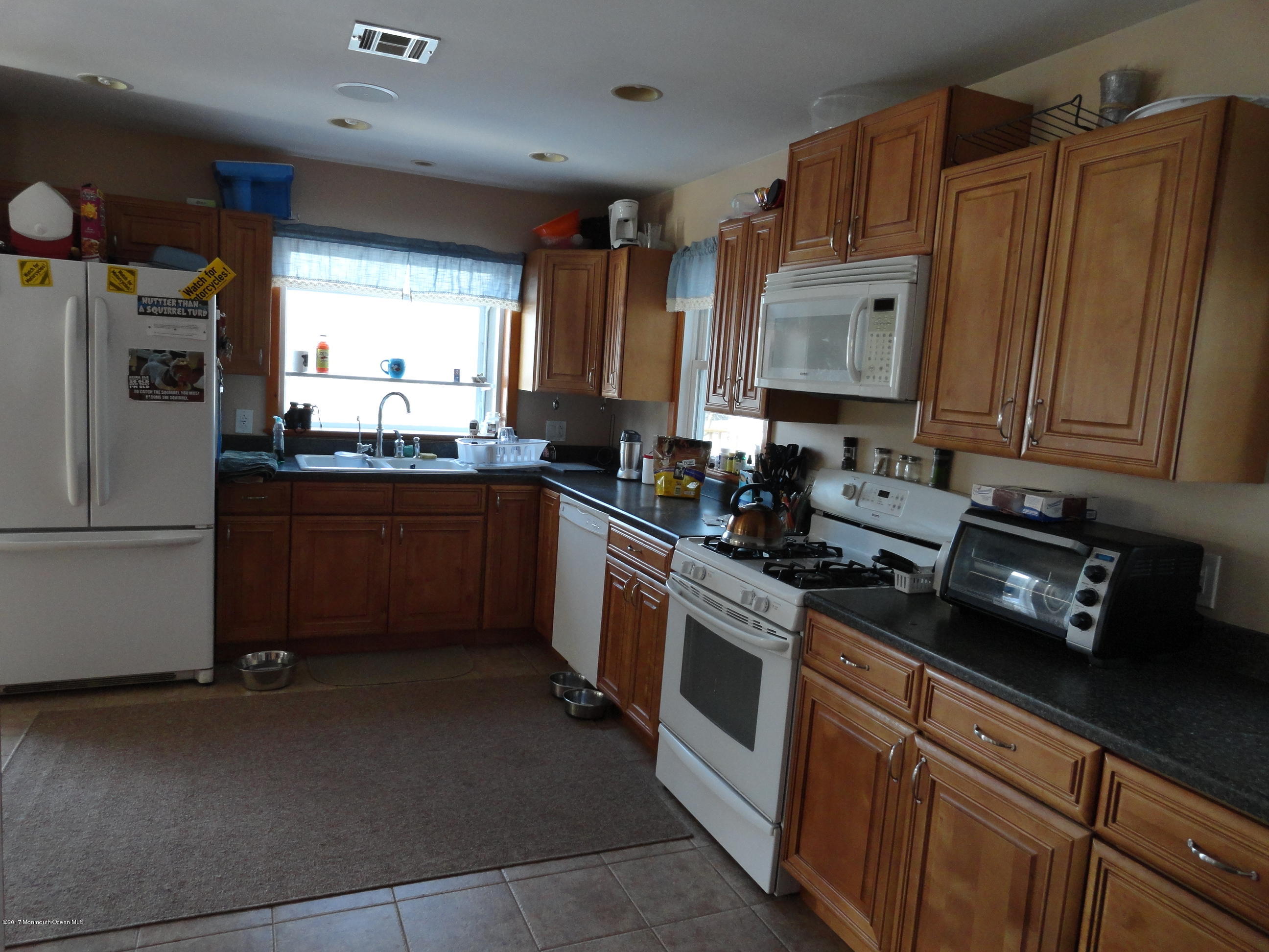 27 Manor Drive Oak Ridge, NJ 07438 - Photo 8 of 21 DSC02316