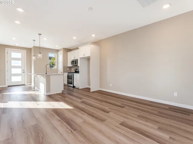 $454,990 | 8383 Southeast Blanton Street, Hillsboro, OR 97123