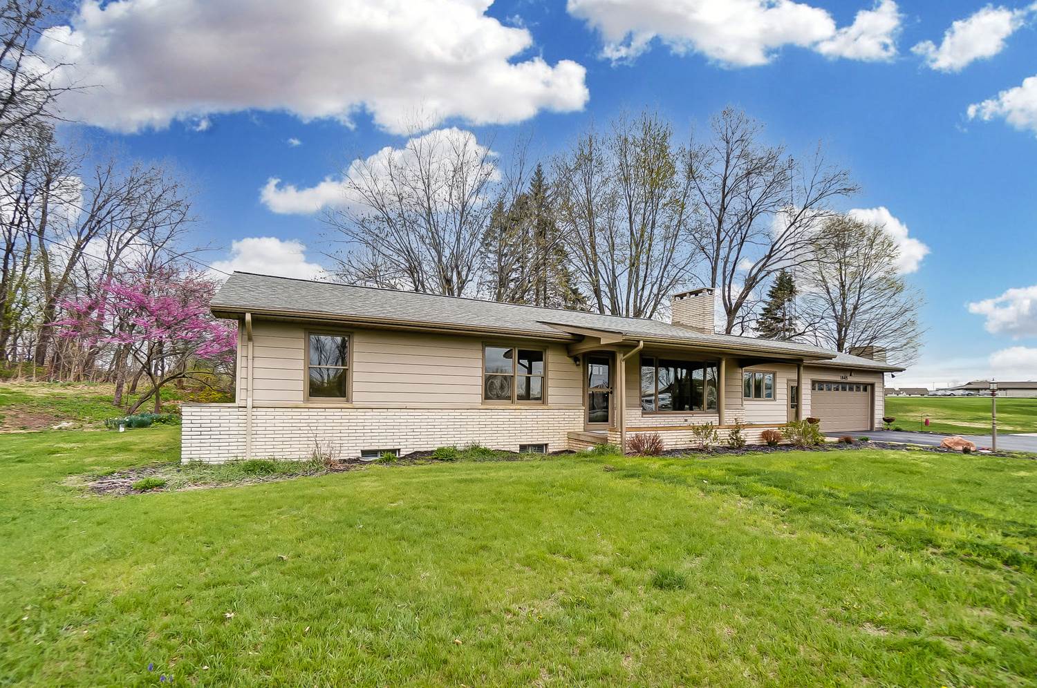 1845 East Springhill Road Warsaw, IN 46580 - Photo 2 of 28 Gallery Image 2