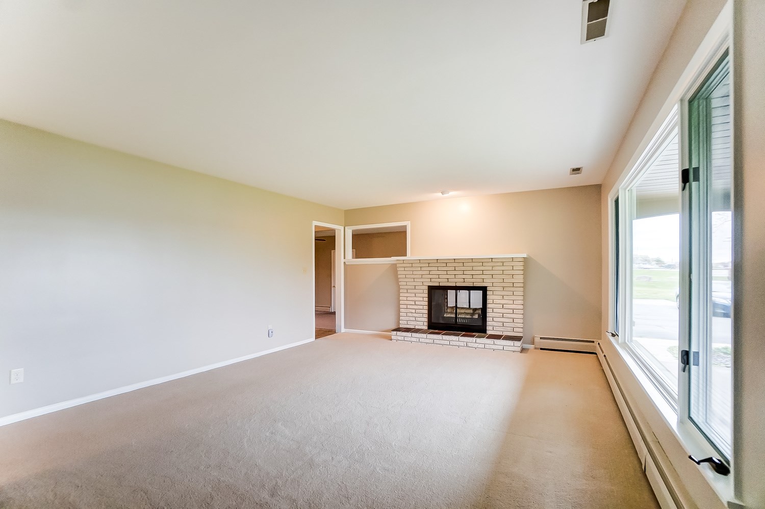 1845 East Springhill Road Warsaw, IN 46580 - Photo 3 of 28 Gallery Image 3