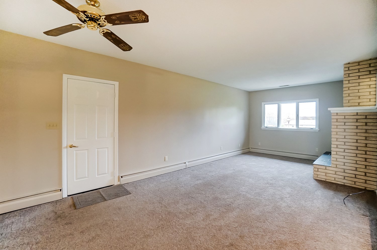 1845 East Springhill Road Warsaw, IN 46580 - Photo 9 of 28 Gallery Image 9