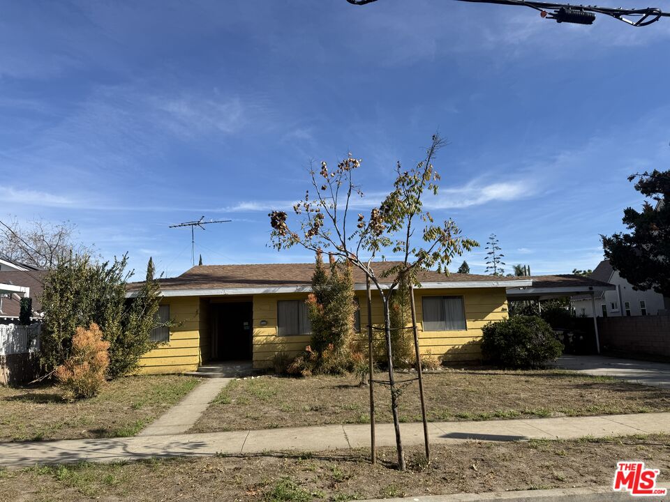 9264 Cayuga Avenue Sun Valley, CA 91352 - Photo 3 of 10 a front view of a house