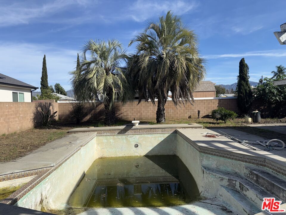 9264 Cayuga Avenue Sun Valley, CA 91352 - Photo 9 of 10 a view of outdoor space with trees