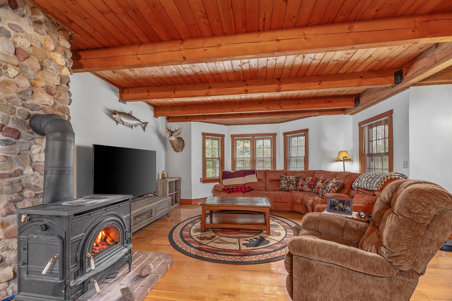19637 Hebert Road Watersmeet, MI 49969 - Photo 3 of 43 Gallery Image 3