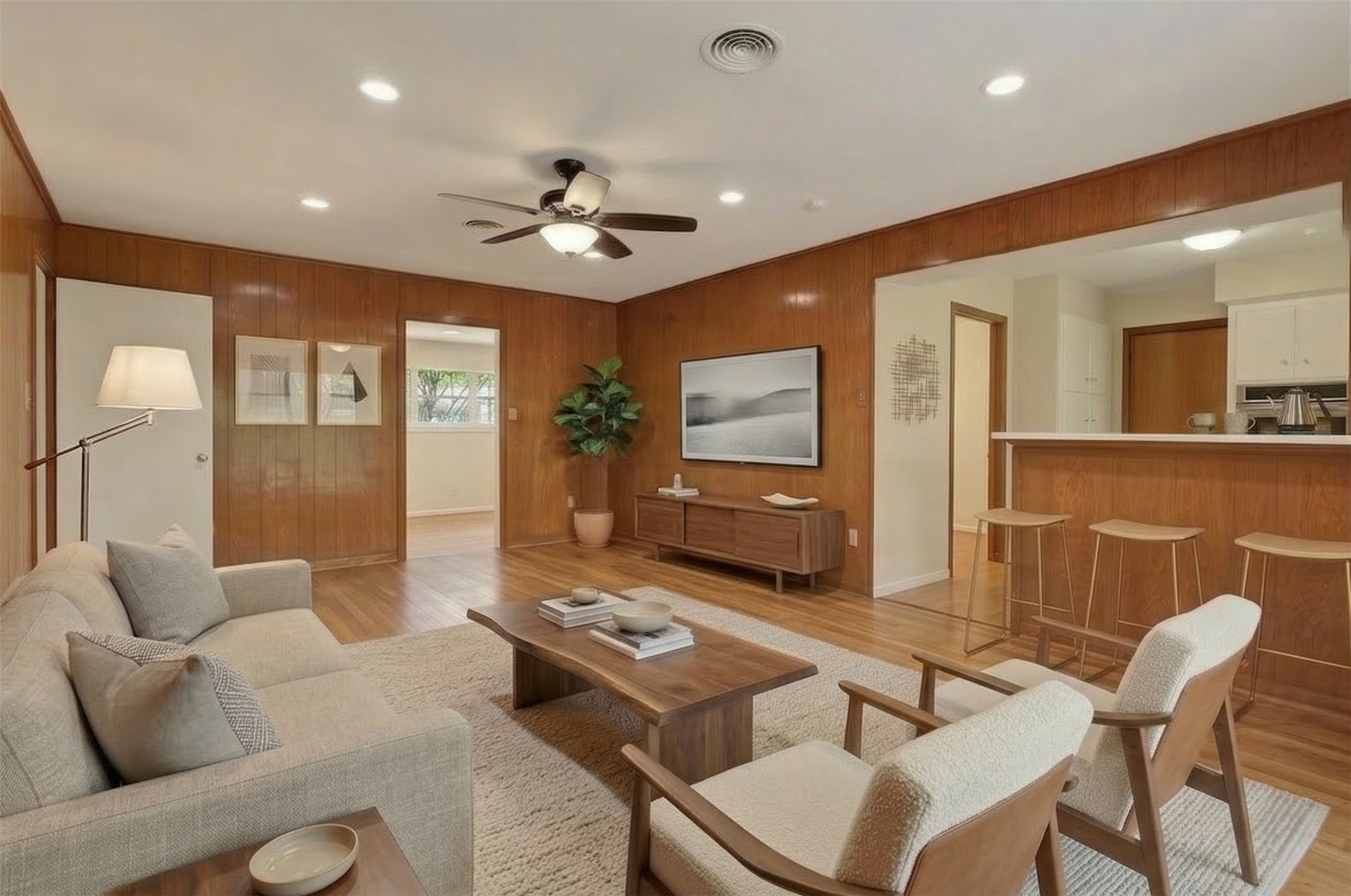5646 Hazen Street Houston, TX 77081 - Photo 14 of 43 *This room is virtually staged