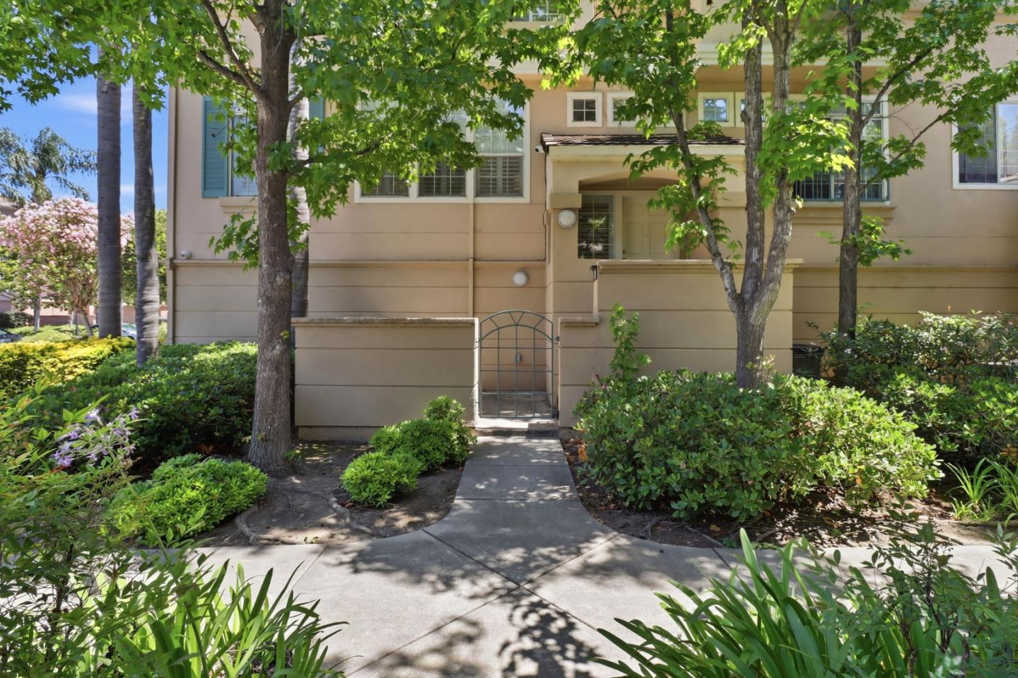 352 Montecito Way Milpitas, CA 95035 - Photo 4 of 37