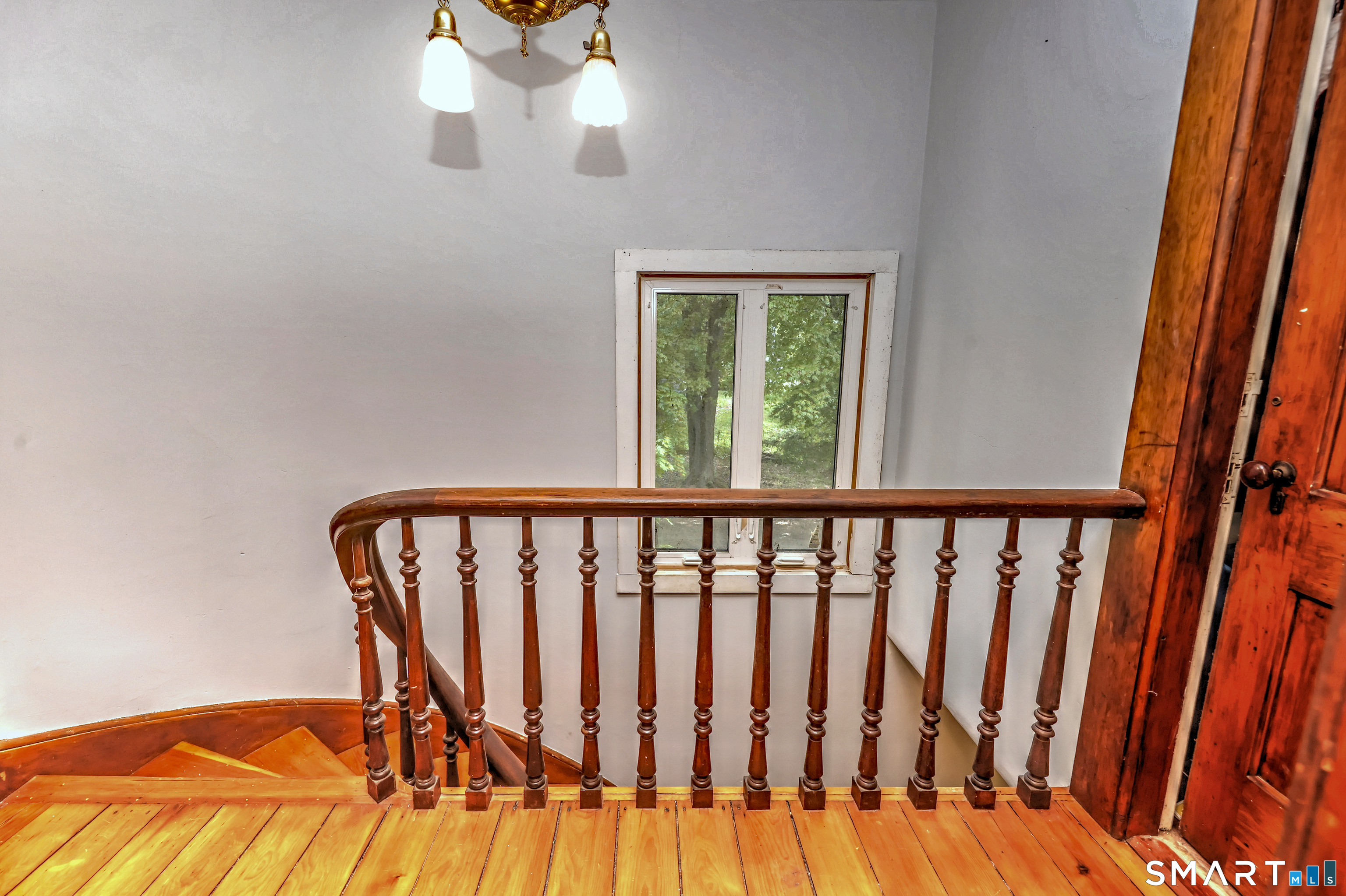 186 Jones Hill Road West Haven, CT 06516 - Photo 20 of 33 a view of a balcony