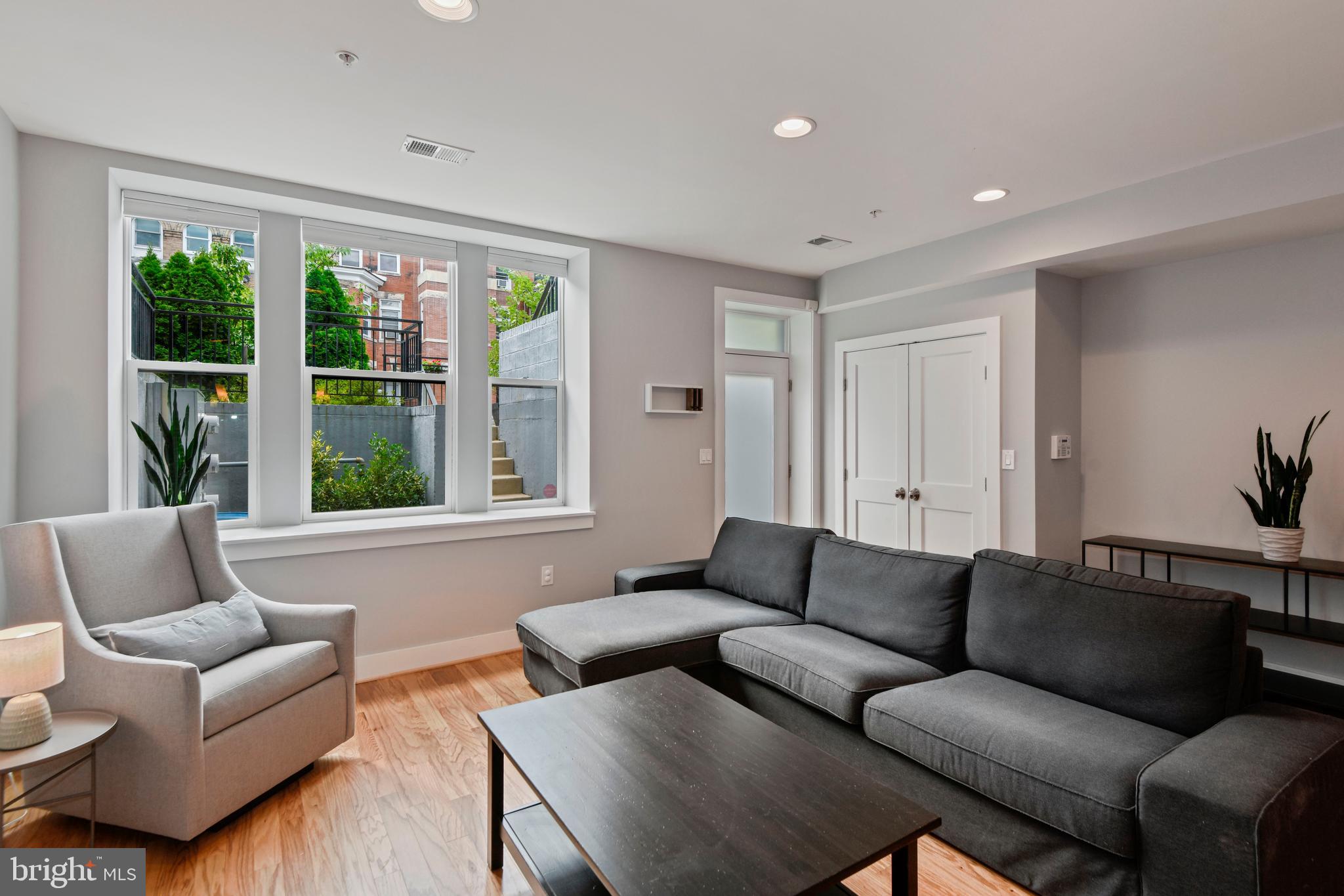2435 Ontario Road Northwest, Unit 1 Washington, DC 20009 - Photo 9 of 29 Living Room