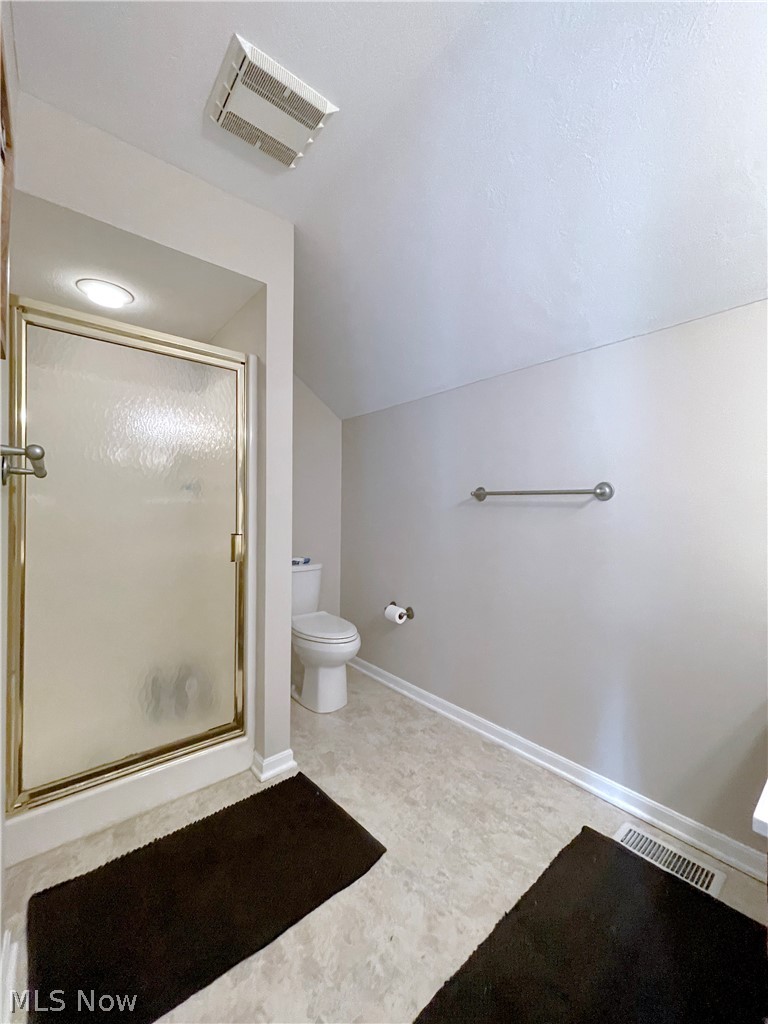718 Sunridge Road Fairlawn, OH 44333 - Photo 30 of 49 Bathroom with walk in shower and toilet