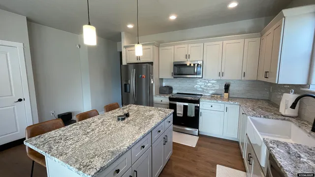 $445,000 | 4775 Buffalo Mdws Way, Mills, WY 82644