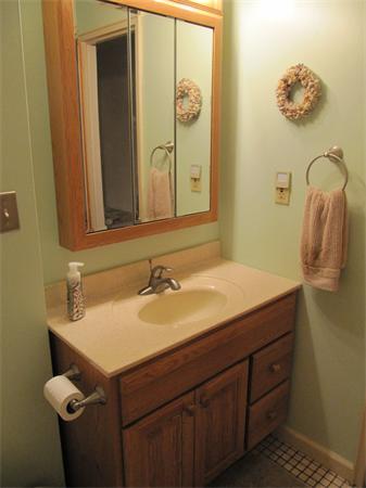 8 Reedy Road Lynnfield, MA 01940 - Photo 11 of 15 Gallery Image 11