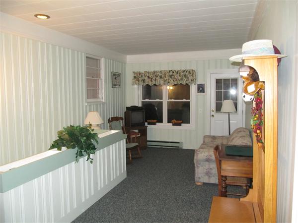 8 Reedy Road Lynnfield, MA 01940 - Photo 13 of 15 Gallery Image 13
