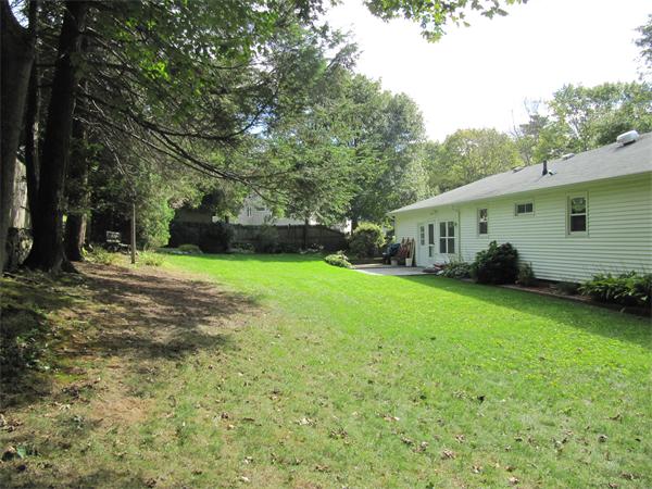 8 Reedy Road Lynnfield, MA 01940 - Photo 3 of 15 Gallery Image 3