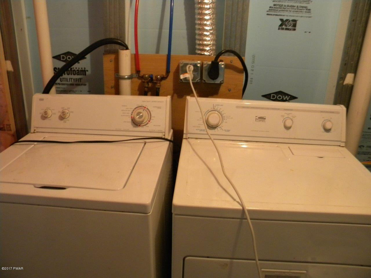 93 Paupack Point Road Hawley, PA 18428 - Photo 18 of 22 19-Laundry