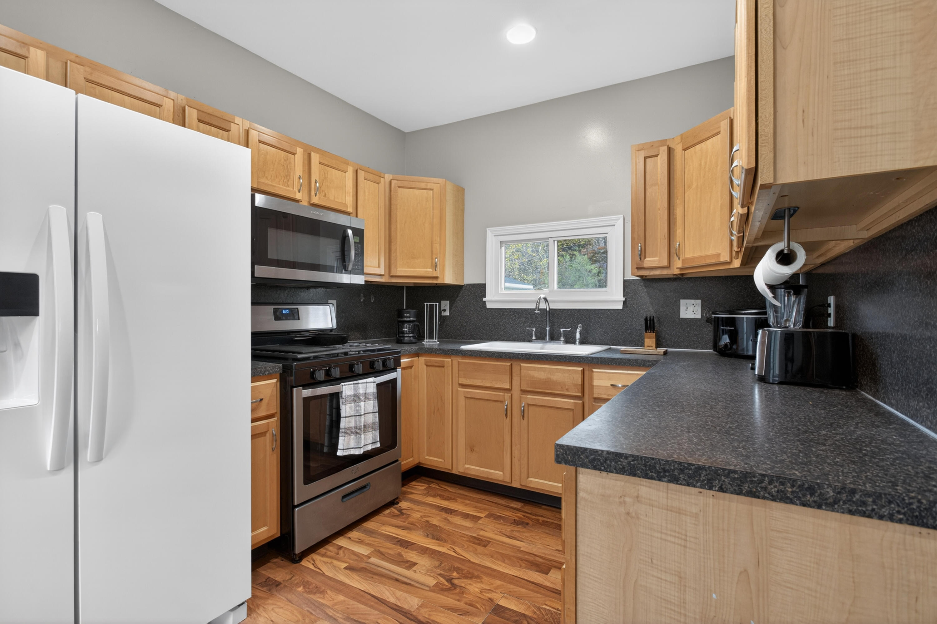 443 South Jackson Street Hanover, MI 49241 - Photo 4 of 27 0N0A0488