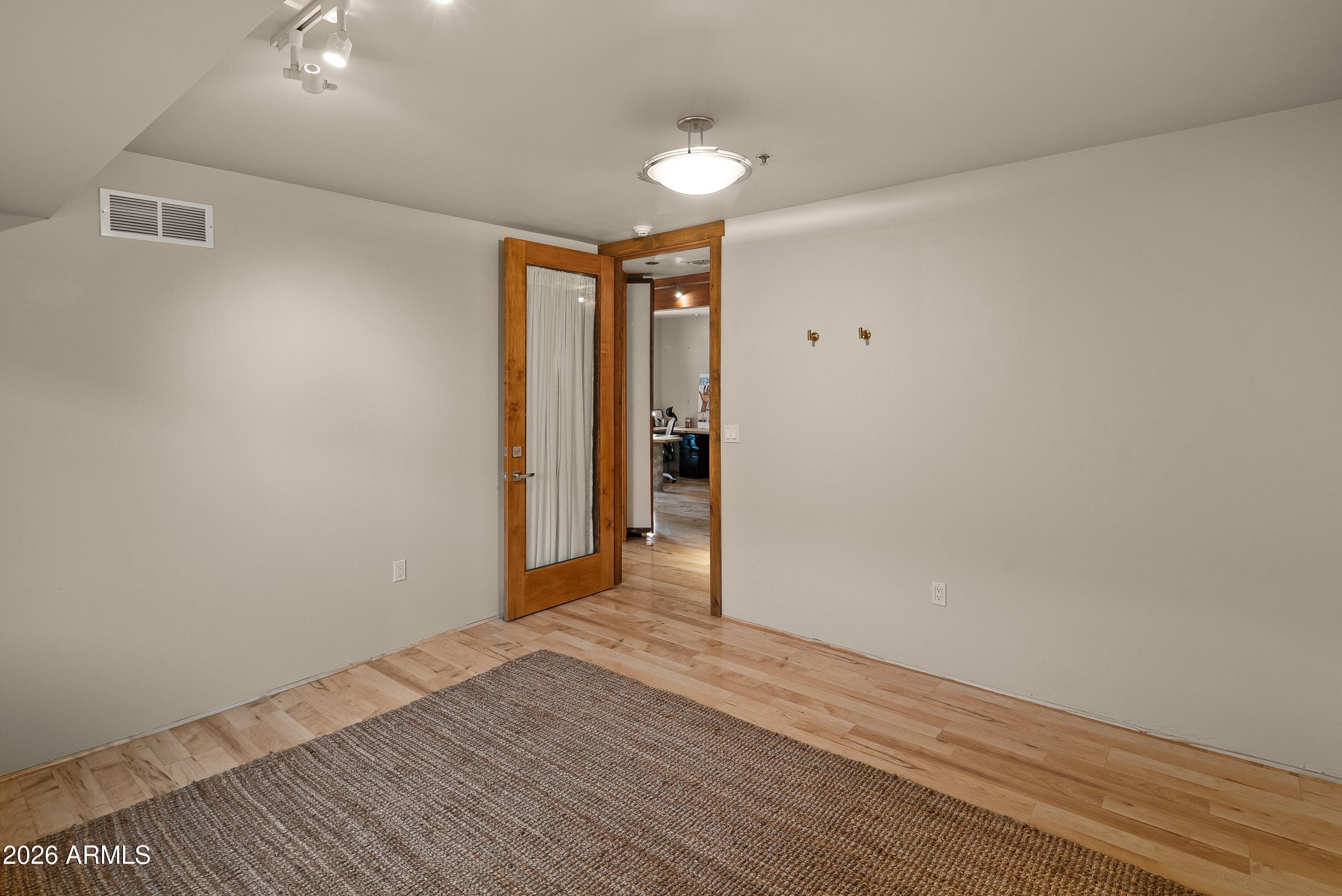 45 Birch Boulevard Sedona, AZ 86336 - Photo 12 of 50 JL_45BirchBlvd-interiors-10