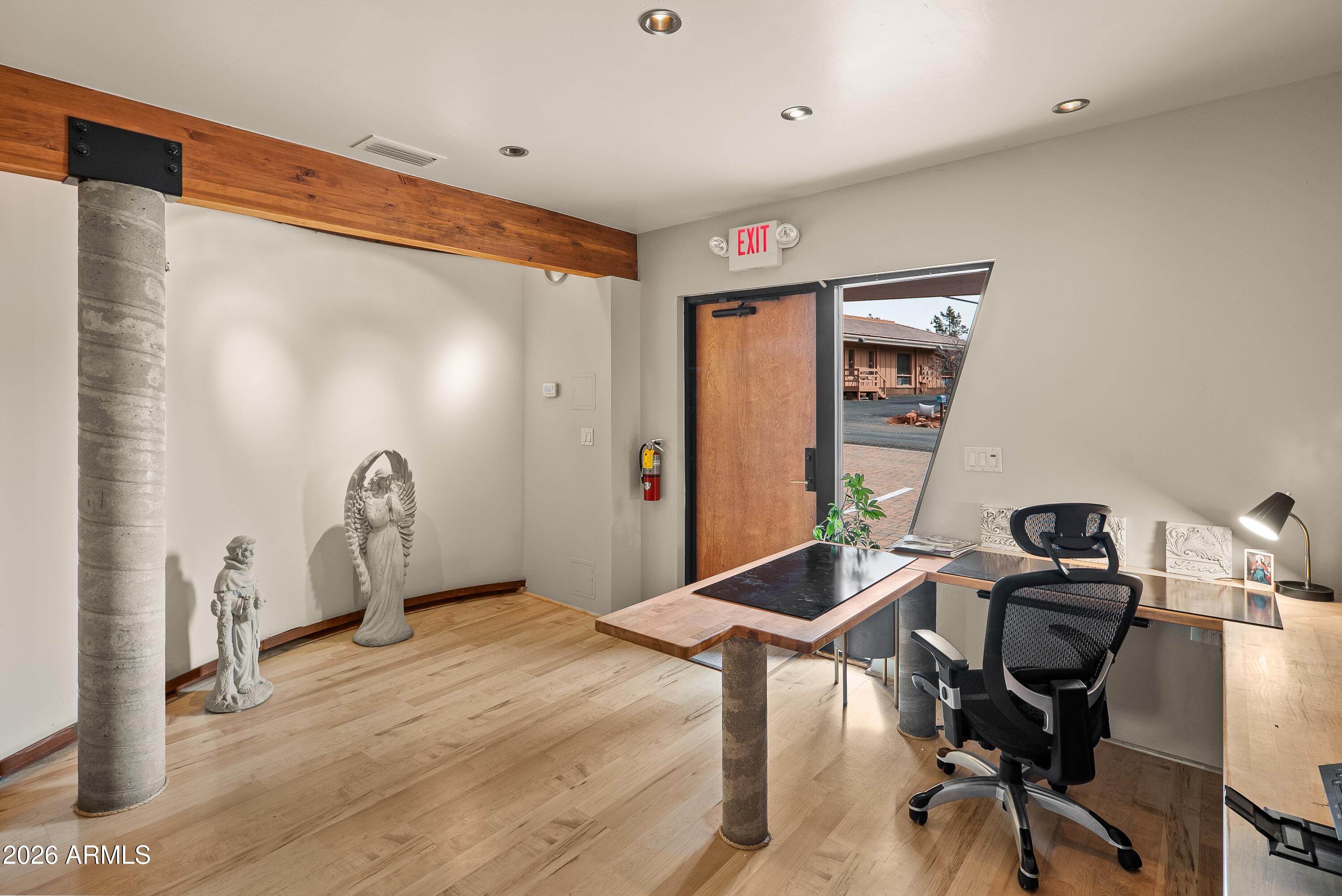 45 Birch Boulevard Sedona, AZ 86336 - Photo 29 of 50 JL_45BirchBlvd-interiors-03