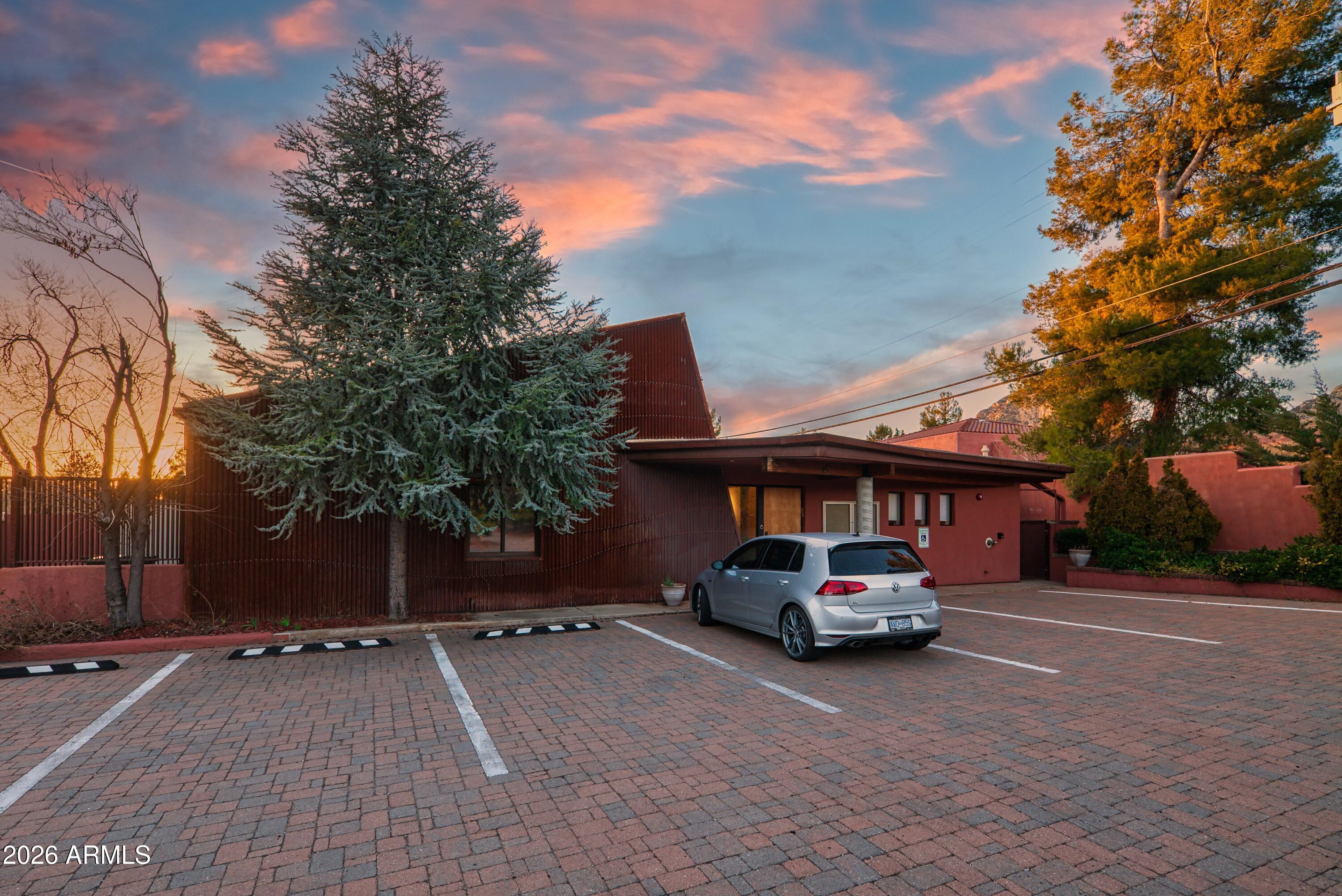 45 Birch Boulevard Sedona, AZ 86336 - Photo 3 of 50 JL_45BirchBlvd-twilight-09