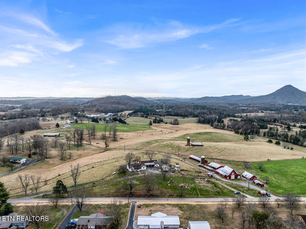 10724 East Emory Road Corryton, TN 37721 - Photo 57 of 59 DJI_20260106095022_0037_D