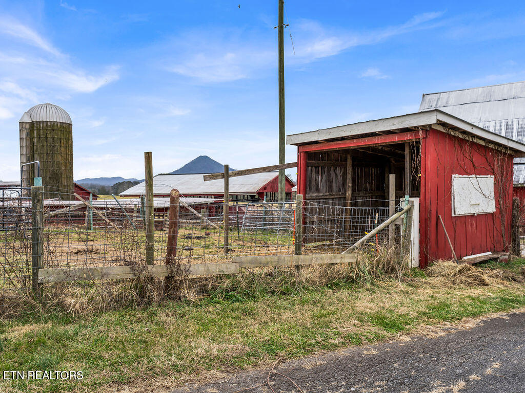 10724 East Emory Road Corryton, TN 37721 - Photo 6 of 59 _DSC7469