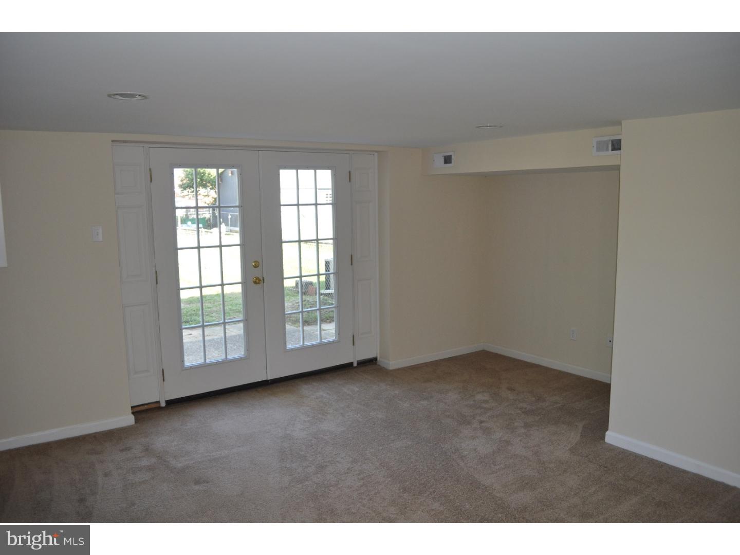 12135 Barbary Road Philadelphia, PA 19154 - Photo 16 of 17 Gallery Image 16