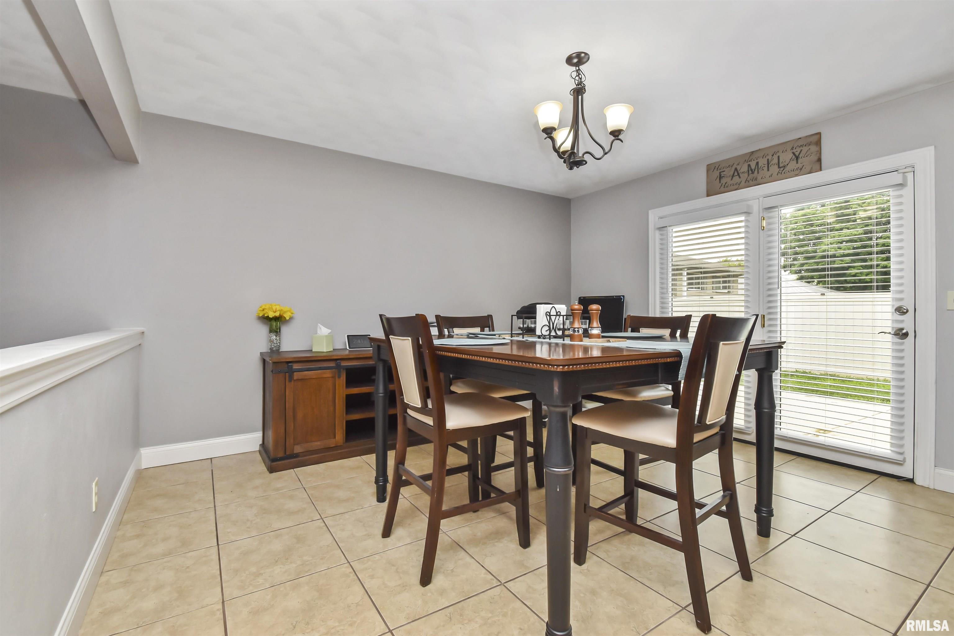 923 South Johanson Road Peoria, IL 61607 - Photo 12 of 33